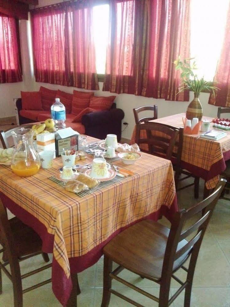 サンタ・ヴェネリーナ Anthea Dell' Etna Bed & Breakfast エクステリア 写真