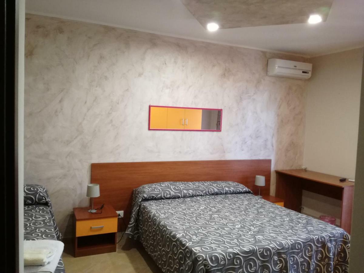 サンタ・ヴェネリーナ Anthea Dell' Etna Bed & Breakfast エクステリア 写真